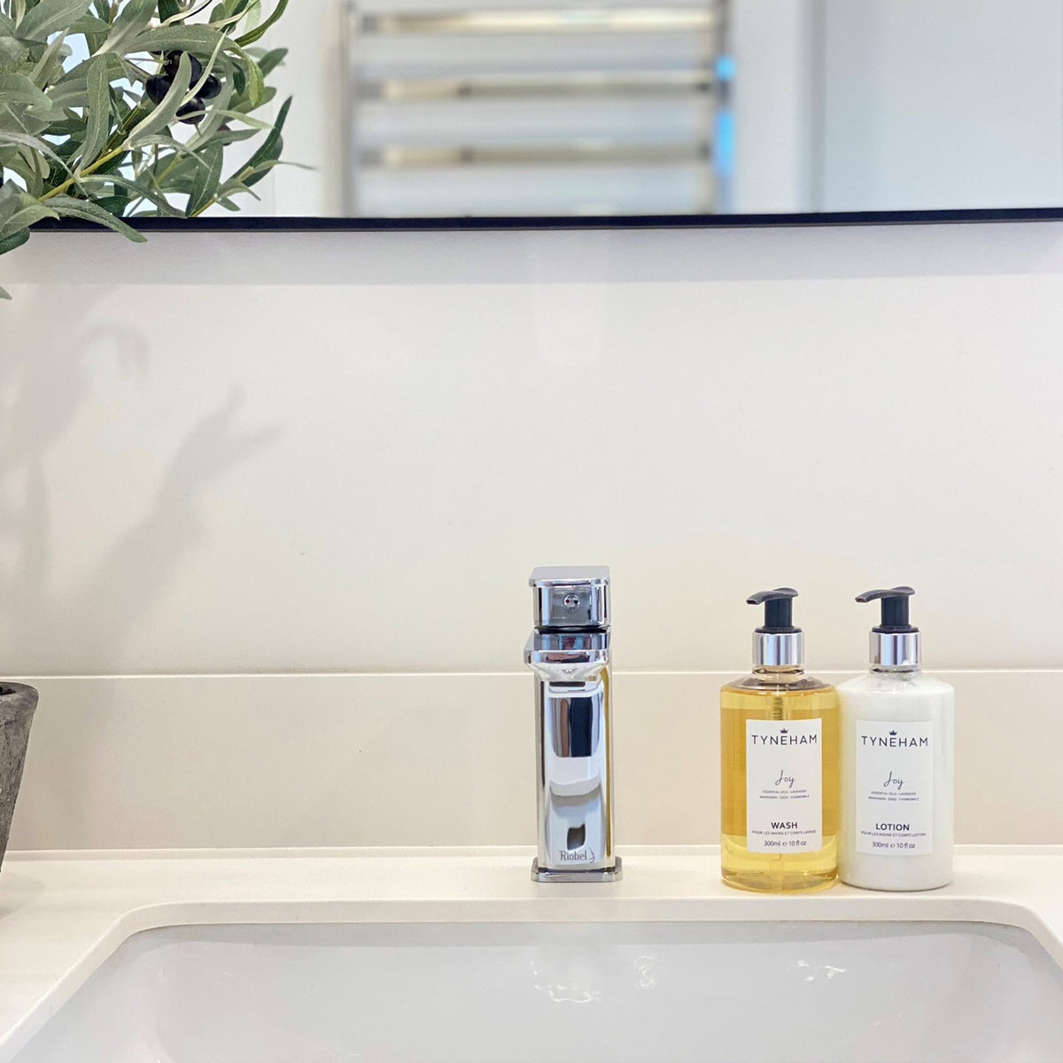 Joy Hand &amp; Body Wash